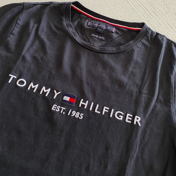 Tommy Hilfiger Short Sleeve T-Shirt - Picture 2 of 5